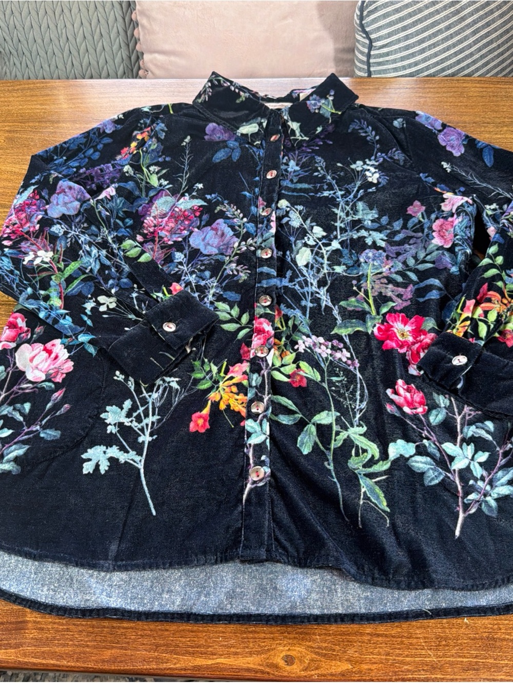 Soft Surroundings Velvet 3/4 Sleeve Button Up Collared Shirt